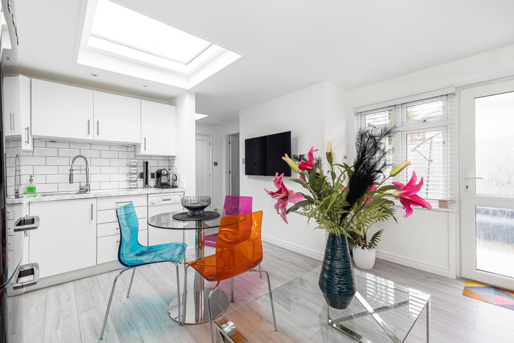 Appartement New! Modern 1-br House With Patio & Hottub , Chiswick *