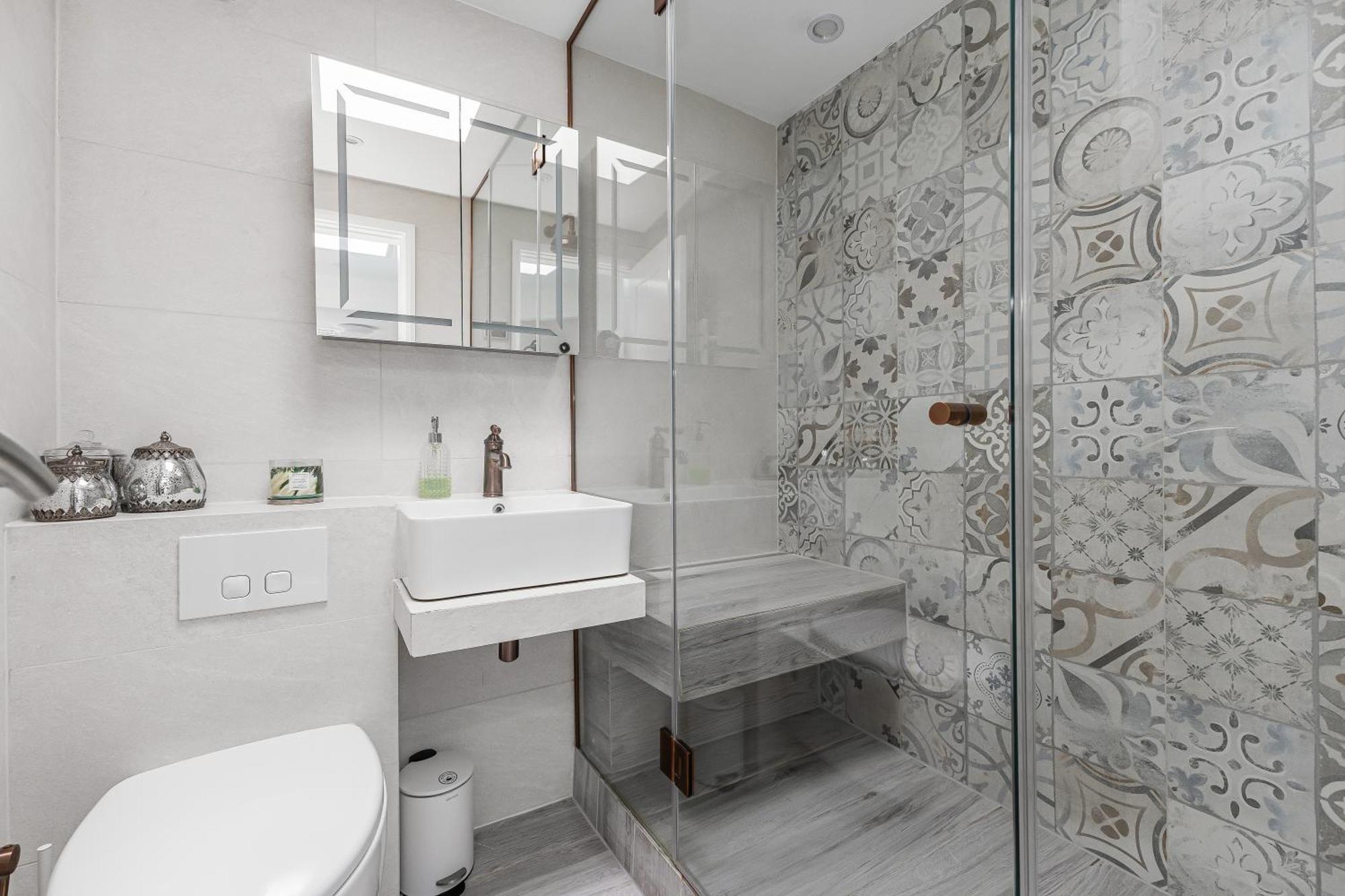 Appartement New! Modern 1-br House With Patio & Hottub , Chiswick