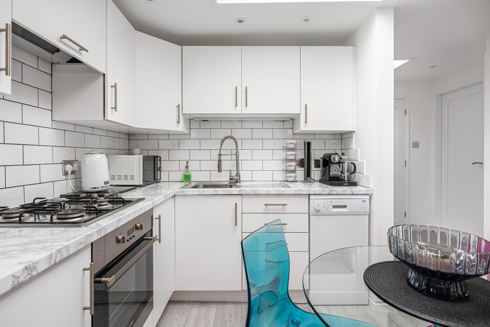 Appartement New! Modern 1-br House With Patio & Hottub , Chiswick *